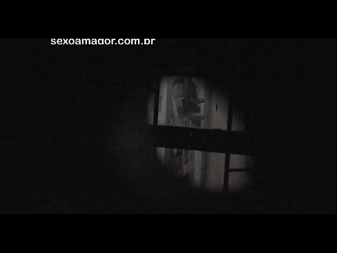❤️ Blondie ezkutuan grabatzen du auzoko voyeur batek adreilu hutsen atzean ezkutatuta ❌ Pornografia %eu.analizatorkrovi.ruan