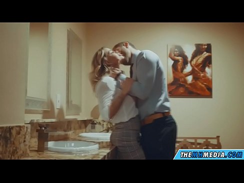 ❤️ Ilehoria busti batek komun publiko batean seduzitzen zaituenean ❌ Pornografia %eu.analizatorkrovi.ruan